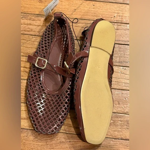 New H&M perforated Mary Jane Flats Burgundy US 9 EUR 40 - Picture 7 of 10